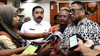 OSO pun sangat mendukung rencana pembangunan PLTN di Indonesia yang dimulai dari Bengkayang, Kalimantan Barat, tersebut. Menurutnya, sudah saatnya mengubah dan ikut terlibat dalam pembangunan dunia. Salah satu yang bisa dilakukan adalah dengan meningkatkan sumber daya listrik untuk masyarakat maupun industri.
