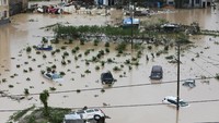 Kantor berita resmi China, Xinhua melaporkan seperti dilansir AFP, Selasa (13/8/2019), hingga Senin (12/8) malam waktu setempat, setidaknya 49 orang tewas dan puluhan orang lainnya masih hilang. Jiang Chao/Zhejiang Daily Press Group via REUTERS.