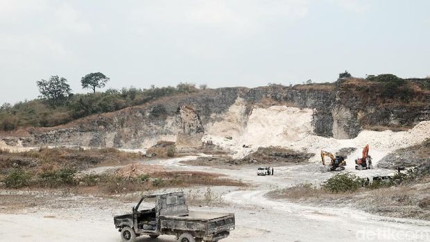 Pemkab Karawang Setop Pembangunan Ternak Ayam yang Keruk Karst Pangkalan