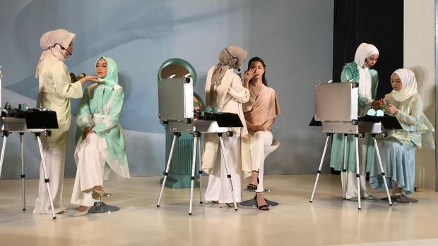 Tips Pakai Blush On untuk Pipi Tembem