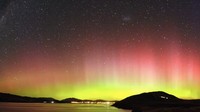Dikenal juga sebagai Lampu Selatan (Southern Lights), Aurora Australis sering muncul terutama di bagian selatan Pulau Selatan (Tourism New Zealand)