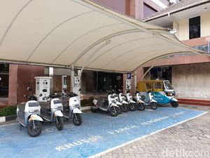 Rencana Menperin: Ganti Baterai Motor Listrik Bisa di Minimarket