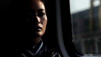 16 koleksi fashion tersebut mengambarkan tentang kehidupan metropolitan Jakarta yang semakin modern.