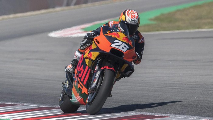 BARCELONA, SPAIN - JUNE 17: Dani Pedrosa of Spain and Red Bull KTM Factory Racing heads down a straight during the MotoGp Tests at Circuit de Barcelona-Catalunya on June 17, 2019 in Barcelona, Spain. (Photo by Mirco Lazzari gp/Getty Images)