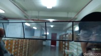 Naskah yang ada di depo sudah ada yang dialihmediakan yakni dari naskah ke micro film. Lalu dipindah lagi ke DVD. Namun kini belum ada yang disimpan di SD Card (Masaul/detikcom)