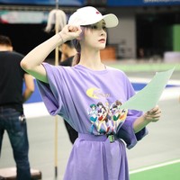 Zhou Jieqiong atau Joo Kyulkyung yang pernah tergabung dalam girl badn Pristin pun punya pinggang yang tak kalah kecil dari mantan rekannya di IOI, Doyeon. Bahkan itu terlihat tanpa Kyulkyung memamerkan perutnya. Foto: Fansite