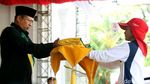 Terpesona Pembawa Baki Bendera Pusaka Saat Latihan di Istana Merdeka