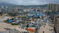 Topan Lekima menerjang tiga provinsi di China: Zhejiang, Shandong dan Anhui pada akhir pekan dan memaksa lebih dari satu juta jiwa penduduk mengungsi. Zhejiang Daily via REUTERS.