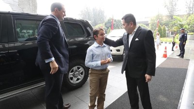 Potret Donald Trump Jr Bertemu HT
