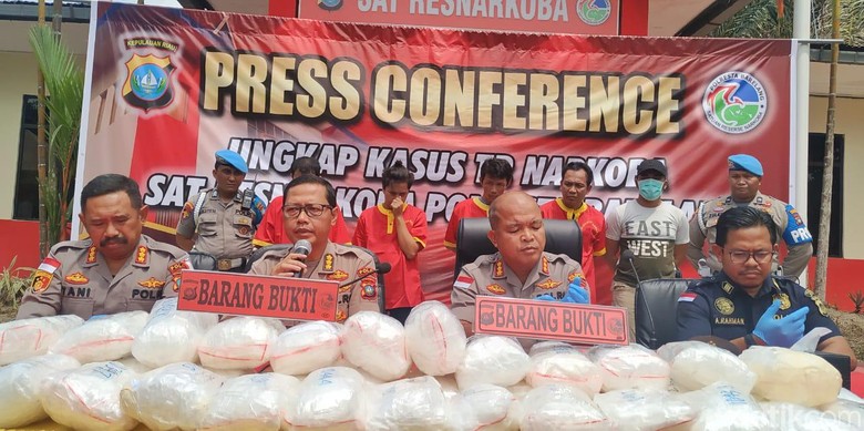 Selundupkan Sabu 38 Kg di Batam, 4 Tersangka Terancam Hukuman Mati Selundupkan Sabu 38 Kg di Batam, 4 Tersangka Terancam Hukuman Mati