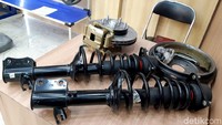 Esemka menghadirkan salah satu mobil yang masih dalam status trial production atau produksi percobaan, yakni pikap Bima berikut dengan komponen lokal yang digunakan.