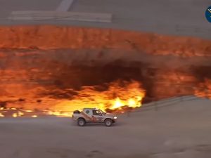 Ketika Seorang Presiden Ngedrift di Gerbang Neraka