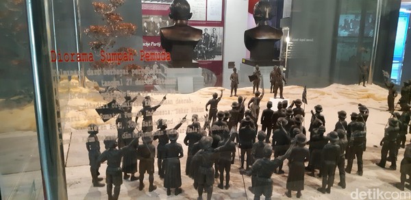 Diorama Sejarah Perjalanan Bangsa diresmikan tahun 2008 dengan teknologi sensor gerak untuk menghidupkan lampunya (Ahmad Masaul Khoiri/detikcom) Diorama Sejarah Perjalanan Bangsa diresmikan tahun 2008 dengan teknologi sensor gerak untuk menghidupkan lampunya (Ahmad Masaul Khoiri/detikcom)
