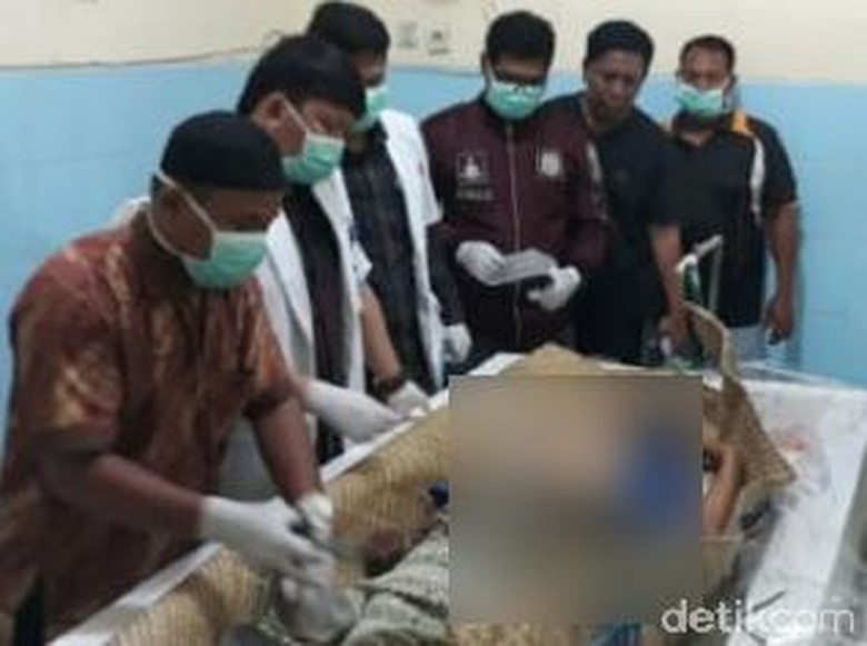 Mayat Perempuan Tanpa Identitas Ditemukan di Ruang Sekolah di Lamongan Mayat Perempuan Tanpa Identitas Ditemukan di Ruang Sekolah di Lamongan