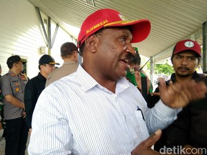 Bupati Puncak Kutuk Pelaku Penembakan Briptu Heidar