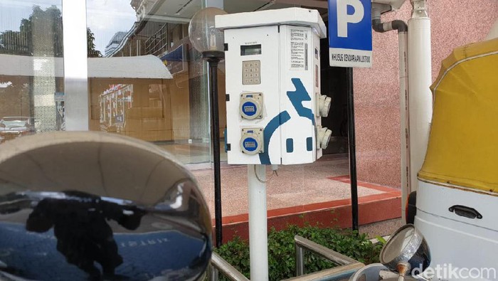 SPLU untuk Cas Mobil Listrik di Jakarta