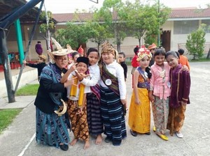 Sewa Pakaian Adat Diburu Jelang 17 Agustus