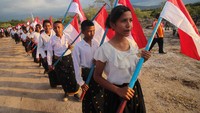 Parade kebangsaan itu diikuti sebanyak 74 siswa.