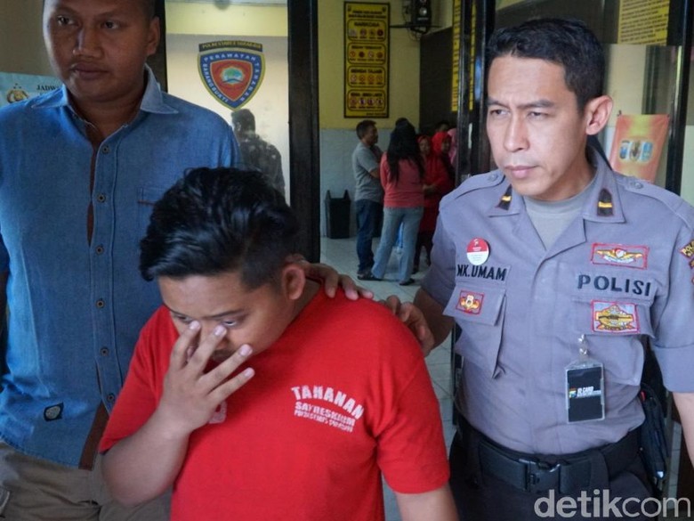 Tukang Bakso yang Tawarkan Threesome Jual Istri Rp 100 Ribu Tukang Bakso yang Tawarkan Threesome Jual Istri Rp 100 Ribu