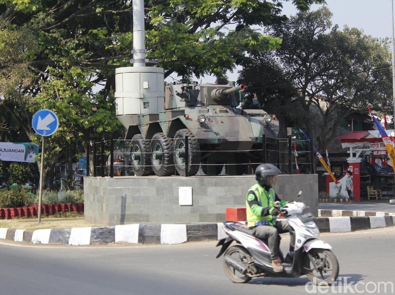 Dua Tank Kini Hiasi Taman Perjuangan Kota Militer Cimahi Dua Tank Kini Hiasi Taman Perjuangan Kota Militer Cimahi