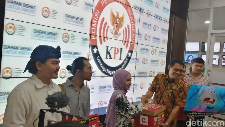 Politikus PSI Pimpin Netizen Serahkan Petisi Tolak KPI Awasi Netflix