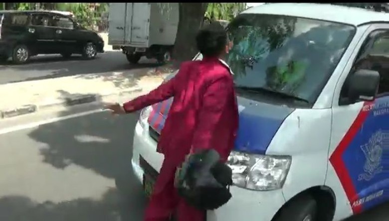 Viral Siswa SMK di Medan Ngamuk Saat Ditilang Polisi, Begini Ceritanya Viral Siswa SMK di Medan Ngamuk Saat Ditilang Polisi, Begini Ceritanya