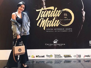 Mutia Ayu, Model yang Dirumorkan Teman Dekat Glenn Fredly