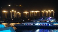 Wisata cruise di Hainan merupakan daya tarik yang paling populer untuk wisatawan. Letaknya berada di Sanya, jantung kegiatan pariwisata di Pulau Hainan, China. Tepatnya, di Sanya Bay (Shinta/detikcom)