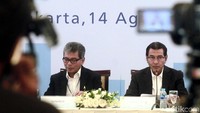 Direktur Utama BRI Suprajarto didampingi seluruh jajaran direksi BRI saat melakukan paparan kinerja keuangan triwulan II/2019 di Jakarta, Rabu (14/8).
