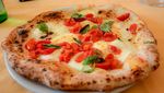 Mencicipi Pizza Klasik di Gerai Pizza Pertama Dunia yang Ada Sejak 1738