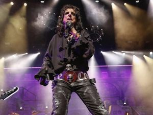 Setelah 44 Tahun, Alice Cooper Diizinkan Lagi Manggung di Australia