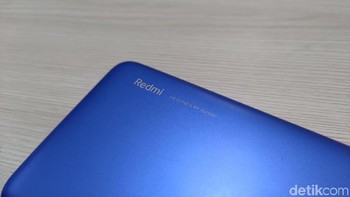 Ujung bagian kiri bawah terdapat tulisan Redmi. Foto: Adi Fida Rahman/detikINET