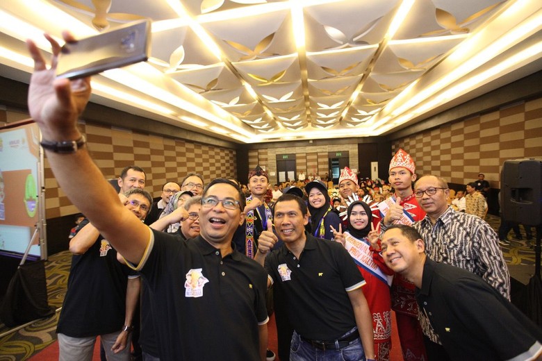 BNI, Pindad dan PTDI Ajak Siswa Tanam Mangrove Lewat SMN 2019 BNI, Pindad dan PTDI Ajak Siswa Tanam Mangrove Lewat SMN 2019