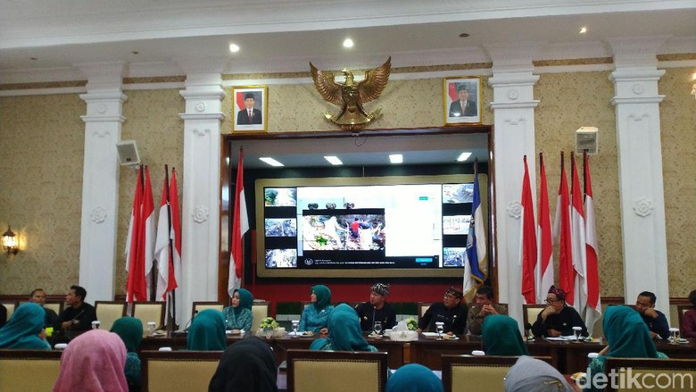 Bima Arya Tegakkan Perda Buang Sampah-BAB Sembarangan Denda Rp 50 Juta Bima Arya Tegakkan Perda Buang Sampah-BAB Sembarangan Denda Rp 50 Juta