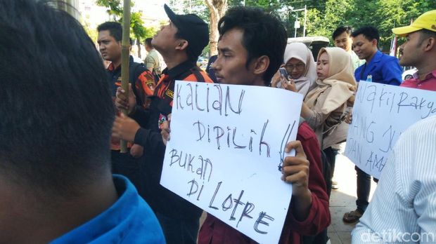 Pelantikan anggota DPRD Kota Semarang. 