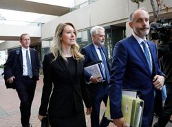 Elizabeth Holmes Dulu Sepanggung Jack Ma, Kini Terancam Penjara