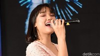 Bagaimana, suka dengan penampilan Lala sekarang? Pool/Noel/detikFoto.