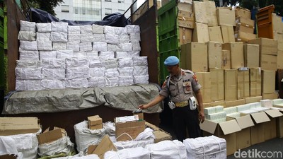 Polisi Gagalkan Penyelundupan Barang Ilegal dari China