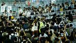 Polisi Bubarkan Para Pedemo Bandara Hong Kong