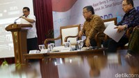 Diskusi ini membahas mengenai tantangan Indonesia menyiapkan SDM-nya dalam menghadapi industri 4.0.