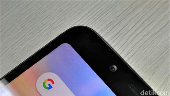 Bagian atasnya terdapat kamera 5MP. Foto: Adi Fida Rahman/detikINET