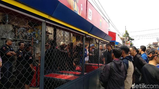 Tak Jaga Lingkungan, PKL Cicadas Bakal Disanksi Larangan Dagang