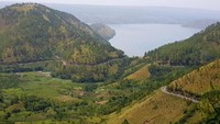 Untuk menyelesaikan preservasi dan pelebaran jalan dari Nainggolan ke Pangururan sepanjang 18 km dan dari Onanrunggu - Nainggolan sepanjang 3 km, Kementerian PUPR telah mengalokasikan angggaran sebesar Rp 164,99 miliar pada tahun 2020. Dengan ketersediaan infrastruktur jalan dalam kondisi mantap akan memudahkan wisatawan mencapai lokasi-lokasi wisata di Pulau Samosir.  Istimewa/Dok. Kementerian PUPR.