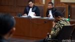 Senyum Bowo Sidik Saat Jalani Sidang Dakwaan Suap dan Gratifikasi
