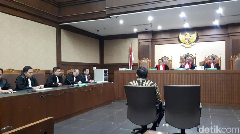 Bowo Sidik Didakwa Terima Suap Rp 2,6 M untuk Bantu PT HTK Bowo Sidik Didakwa Terima Suap Rp 2,6 M untuk Bantu PT HTK