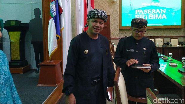  Wali Kota Bogor Bima Arya Sugiarto saat rapat Koordinasi Pengelolaan Sampah dan Kebersihan