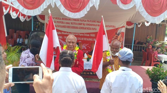 Tokoh Papua.