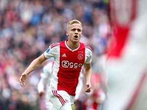 Donny van de Beek Mau ke MU, Van Dijk Bilang Begini