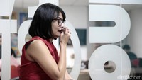Ia sempat menangis saat harus menjelaskan hubungannya dan memberikan pesan untuk sang ayah.