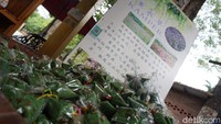 Berbagai suvenir juga dijual untuk menjadi buah tangan pada kerabat di rumah. Mau coba ke sini? (Shinta/detikcom)